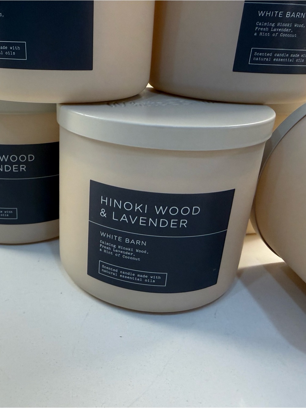 White Barn Hinoki Wood & Lavender Bath Candle
1 for $18 - Picture 4 of 5
